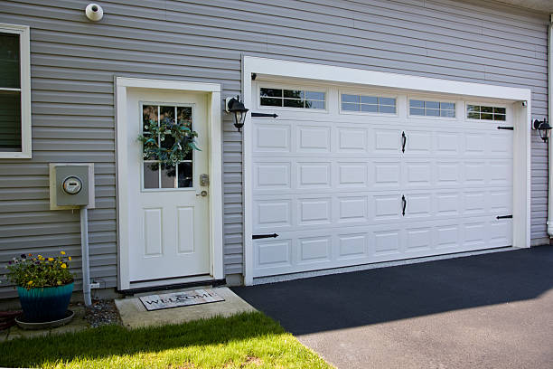 24/7 Emergency Garage Door Panel Replacement experts in Campbell County County, VA